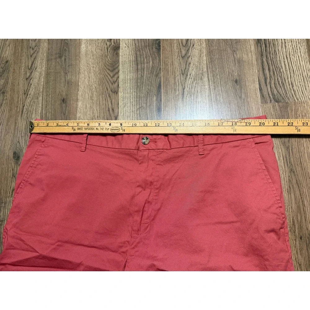 IZOD Shorts Mens Size 40 Red Shorts Chino Flat Front Saltwater Stretch